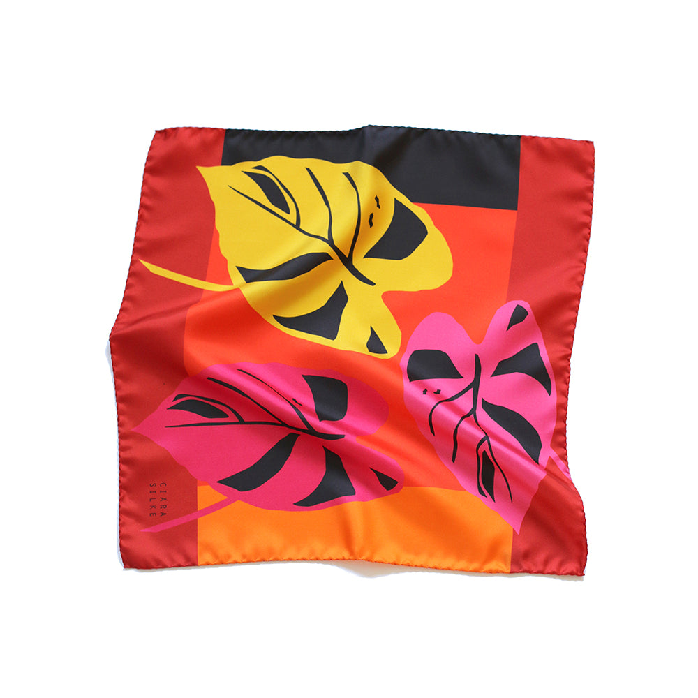 CÉLINE IN MAGENTA, ORANGE AND BLACK
