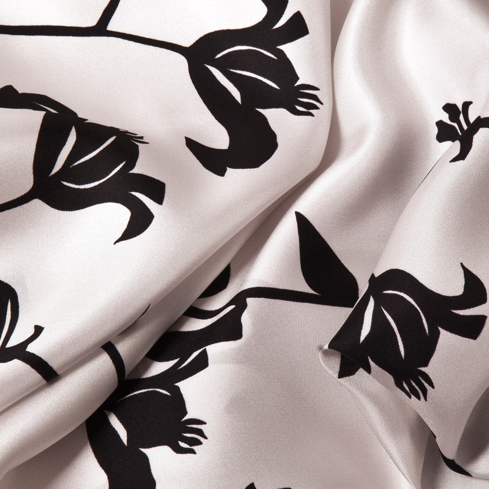 LILY LADDER SCARF IN WHITE AND BLACK